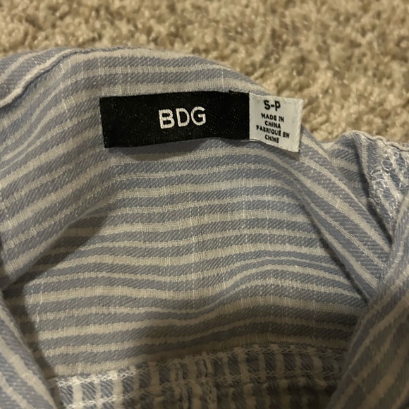 BDG urban outfitters button up. Size small - Picture 2 of 2